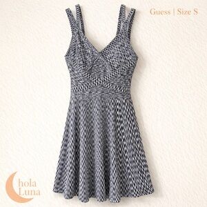 GUESS BLACK AND WHITE DRESS